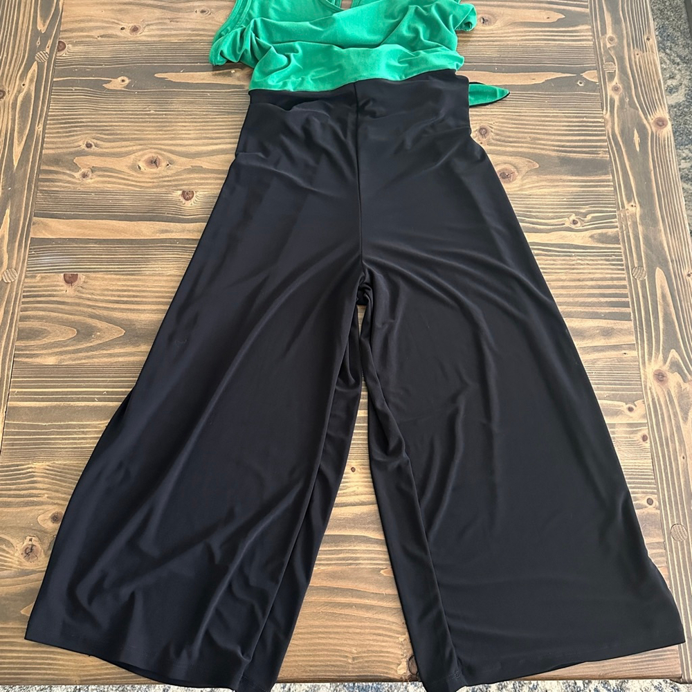 Women’s Tash + Sophie Green Black Sleeveless Cropped Jumpsuit Size L Colorblock - Picture 3 of 11